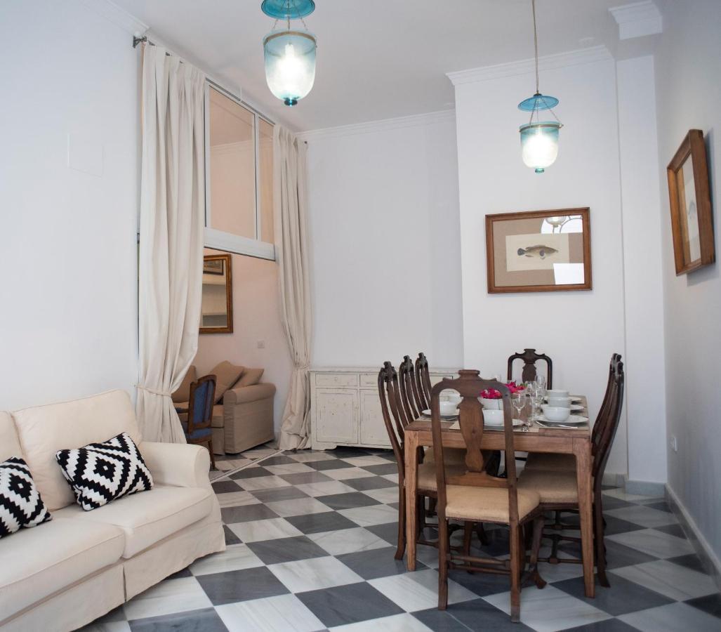 Gatu Premium Apartamento Palacio Oneto Con Jardin Privado " Preferente Mayores De 25 Anos Y Familias " El Puerto de Santa Maria Exterior photo